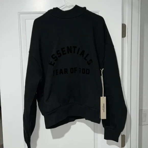 Fear of God Essential Hoodie 2023 Jet BlackColor…….BRAND NEW